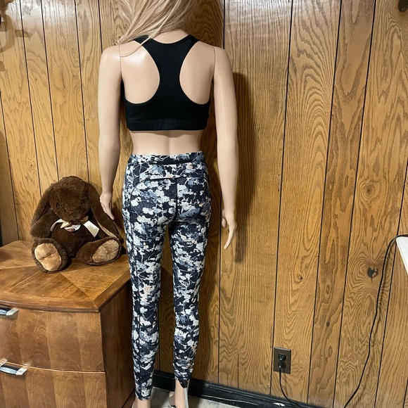 Lululemon"Speed Up Tight * Full-On Luxtreme 28" Spring Bloom Multi ... - Picture 4 of 16